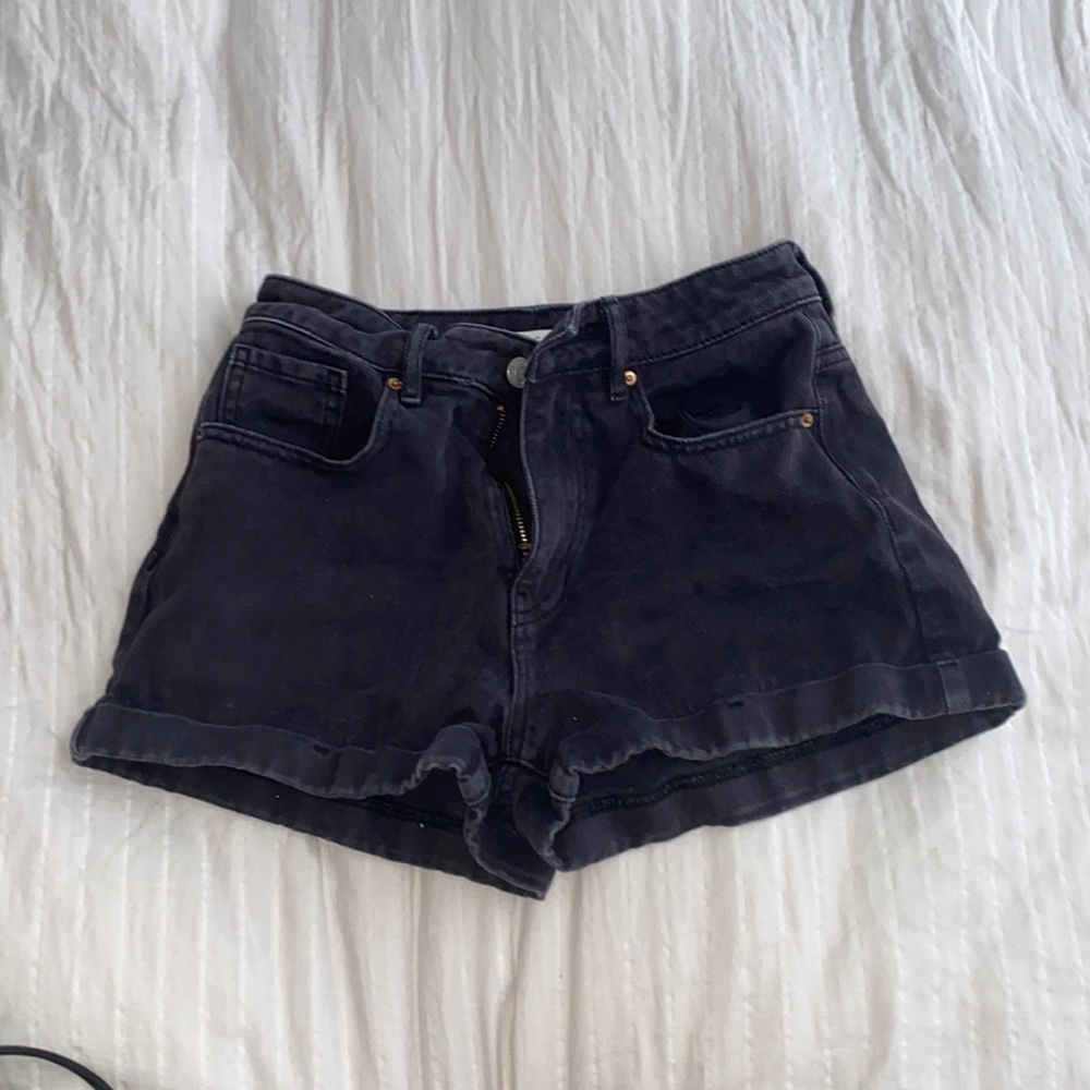Pacsun High Waisted Black Shorts size 23. Zipper broken